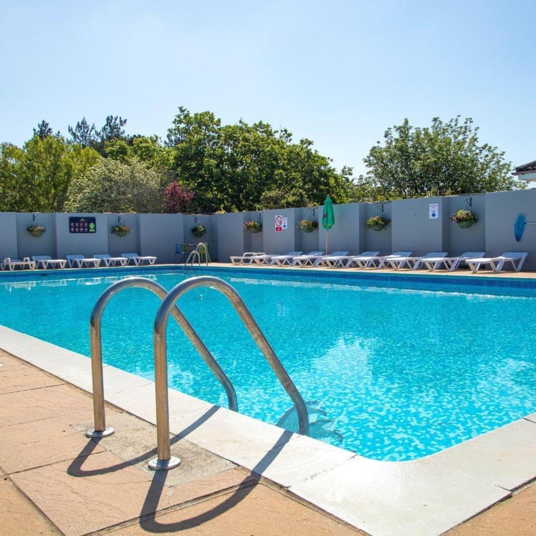 Westerley Cove Hotell Lymington Exteriör bild